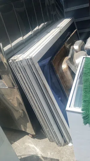 نشتري جميع انواع شبابيك ابواب المنيوم وابواب خشب