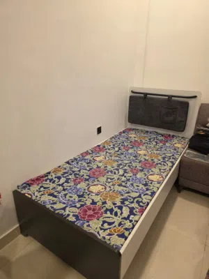 سرير من مزاج سنتر