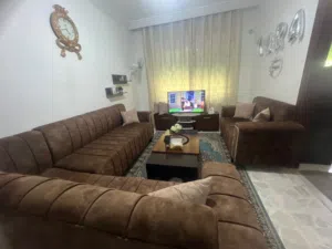 كورنر مستعمل + طاولة