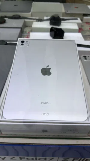 ايباد Apple iPad pro مستعمل معه جميع اغراضه بسعر ممتاز