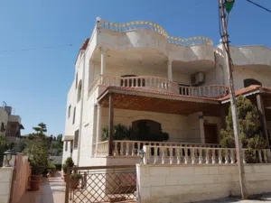 650 m2 4 Bedrooms Villa for Sale in Amman Khalda
