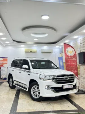 Used Toyota Land Cruiser in Muscat