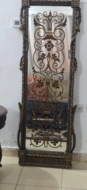 مراية ديكور و طاولات