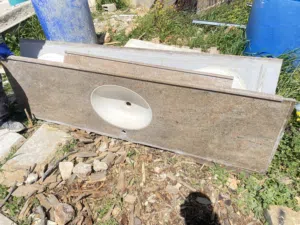 مغاسل جرانيت طبيعي فاخرة اربع مغاسل للبيع طول 6 متر مستعمل بسعر ممتاز شامل قواعد