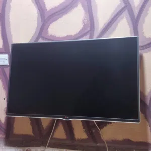 شاشة(LG)نضيفه كلش