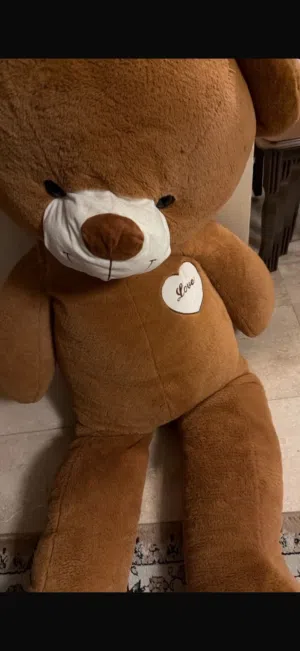 دبدوب  فرو ناعم حجم كبير جدا لون بني فاتح بحاله ممتازه جدا بحشوه بولستر ممتازه
