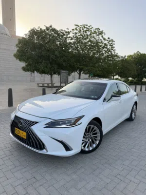 Used Lexus ES in Al Dakhiliya