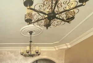 ثريات للبيع
