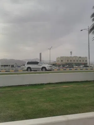 تيوتا لاند كلوزر ابيض