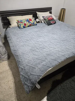 تخت مزدوج ماركة Index معروفة شبه جديد + فرشة لاتكس وميموري فوم طبية مستوردة