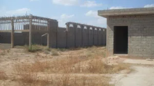 من يبحث عن مبني يكون مصنع او تجاري