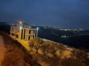 فيلا فخمة ومطلة للبيع 2026