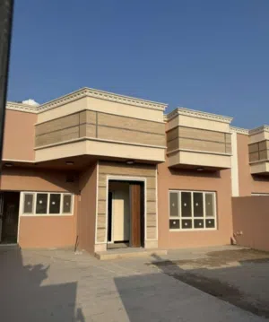 250 m2 3 Bedrooms Townhouse for Rent in Basra Other