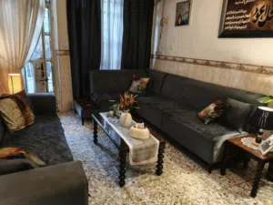 تخم قنفات لون رصاصي كورنر تسع مقاعد بحاله جيده للبيع شغل عراقي درجه اولى تكمه