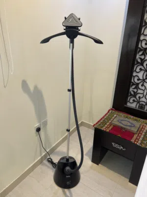 Garment Steamer  Pro Style One Upright  Removable 1.5L water tank  1700 Watts  IT2461M0
