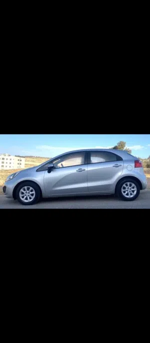 كيا ريو موديل 2015 هاتشباك فضي