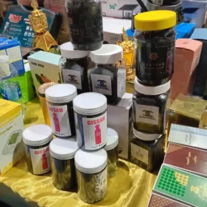 بخور و عود ومرشات والكمبودى وبخورات بأنواعه وجميع العطورات لكل المناسبات