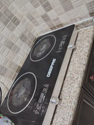 للبيع فرن كهربائي ومعه طباخ إلكتروني برأسين.. حالتهم ممتازه لايوجد بهم اي اعطال..والبيع بداعي السفر