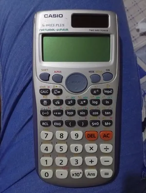 اله حاسبة كاسيو Casio Fx-991Es plus جديدة، تأتى بجميع مشتملتها، السعر غير قابل للتفاوض لعدم الاحراج
