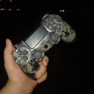 للبيع درع ps4 تحاري.