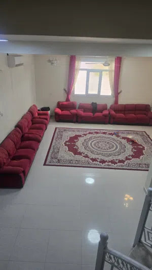 كراسي عدد جلوس الاشخاص 12 شخص