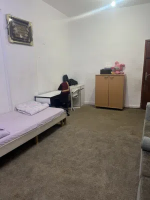 للإيجار المؤقت شهر