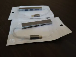 وصلات USB بها أربعة منافذ متوفرة فقط حبتين، إقرأ الوصف.