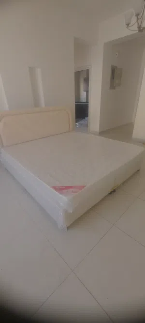 king bad used but like new only 20 days used