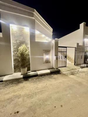 3غرف 2حمامات مربوعه خارجيه مطبخ مطل علي صاله بناء كتينه وعراص كلي شي موضح باصور وفيديو