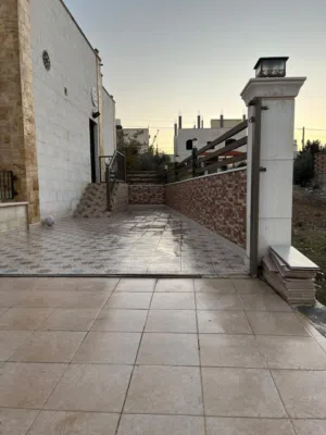 260 m2 More than 6 bedrooms Townhouse for Sale in Amman Marka Al Shamaliya