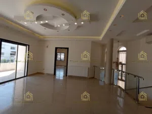 فيلا دوبلكس مستقلة فارغة للإيجار السنوي الصويفية (V132)