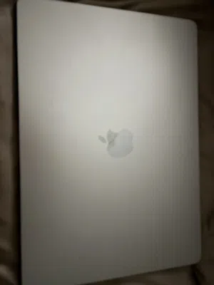 MacBook Air M4 15 in  1 week use battery cycle 6