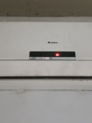 مكيف جري مستعمل للبيع شغال مية مية طن ونص 50نهايو