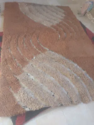 ثلاثة سجادات للبيع