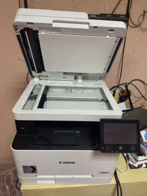 طابعة ليزر ملونة متعددة الوظائف من نوع Canon i-SENSYS MF643Cdw