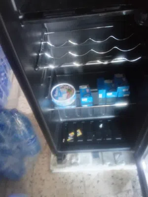 ثلاجة عرض صغيرة
