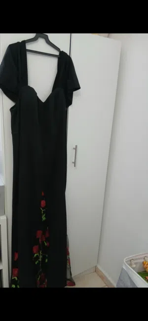 فستان اسود ثقيل جديد