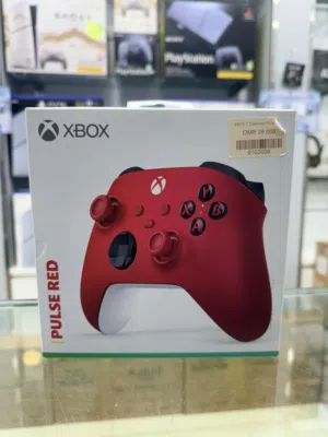 Xbox Wireless Controller – Pulse Red يد إكس بوكس لاسلكية جديدة كلياً – لون أحمر