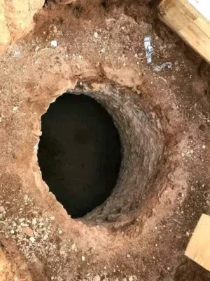 السلام عليكم   نعمل في حفر الآبار الصطحيه لحد 20 متر  حفر الجور الامتصاصيه بكافه اشكالها  يوجد خبير