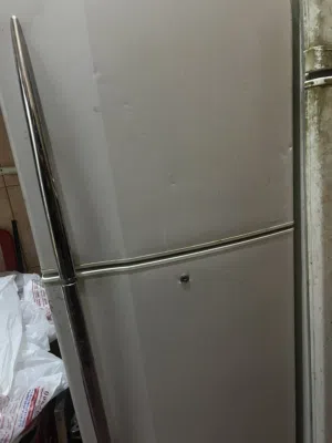 ثلاجة توشيبا بحالة جيدة جداً