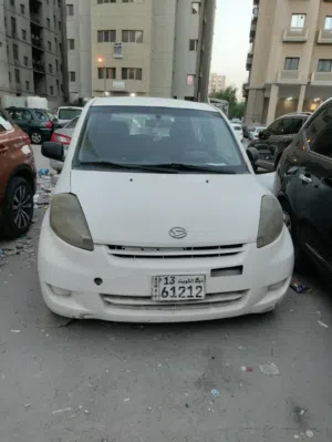 سيارة دايهاتسو  2015 حالة متوسطة للبيع مطلوب 350 دينار