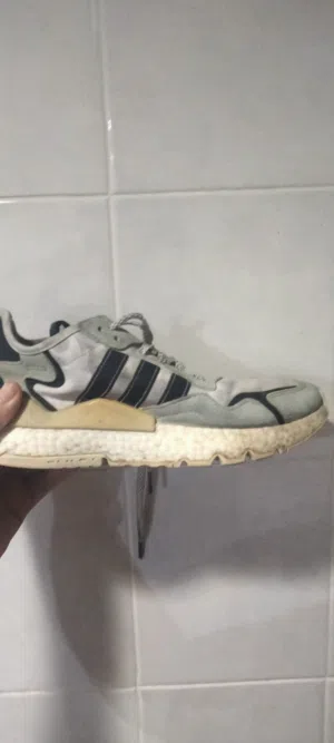 Adidas shoes running