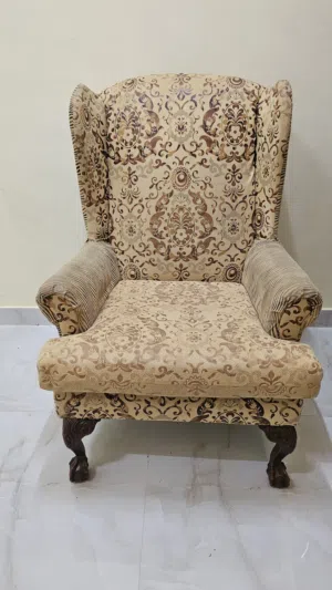 طقم كنبات، غرفة نوم، سرير أطفال، ثلاجة، طباخ، فلتر مع براد ماء، طاولة طعام، طاولة وسطية، غسالة،مكنسة