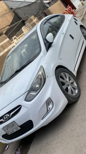 اكسنت 2012 للبيع