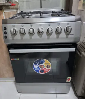 Used freestanding gas cooker with oven  Brand - Sonashi Size - 60W  x 60D x 86H cm Model - NA