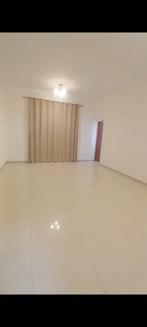 170 m2 1 Bedroom Apartments for Rent in Muscat Ghubrah