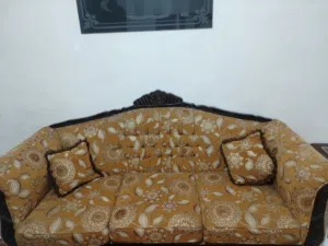 طقم كنب بحالة الوكاله