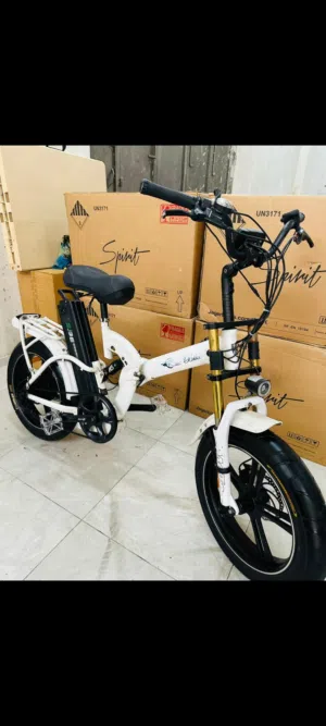 بسكليت عجل عريض  ماتور 750 وط بطارية 48 فولت 21 امبير بريكات زيت تكترو كوشوك ناعم  نضيف