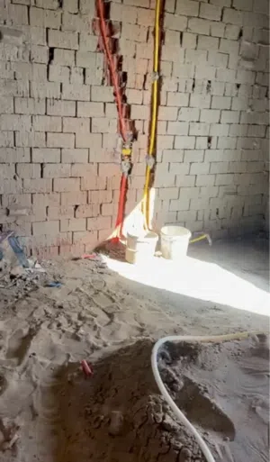 شقة للبيع تحفه في ارقي حي في مدينة الشروق حي النادي جمب نادي دور اول