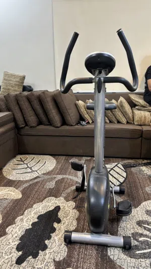 جهاز سير رياضي نظيف